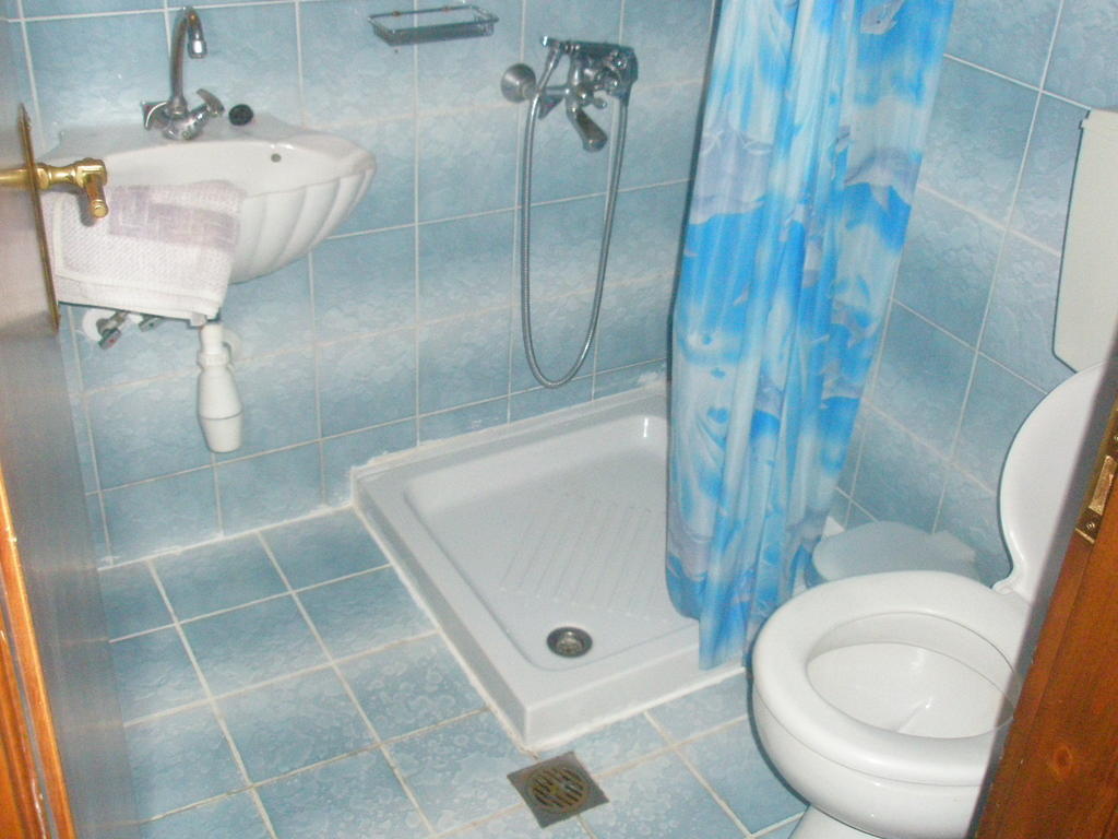 סקאלה פוטאמיאס Viki Studios And Apartments חדר תמונה