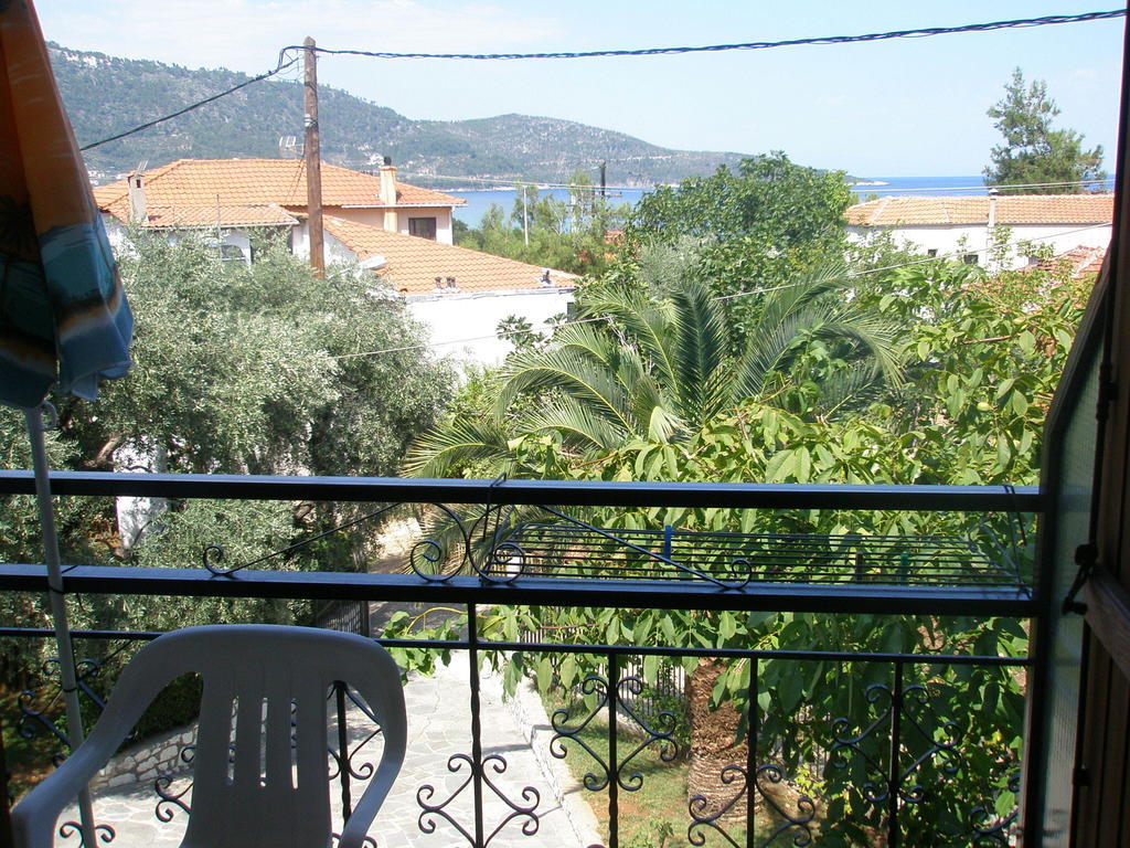 סקאלה פוטאמיאס Viki Studios And Apartments חדר תמונה